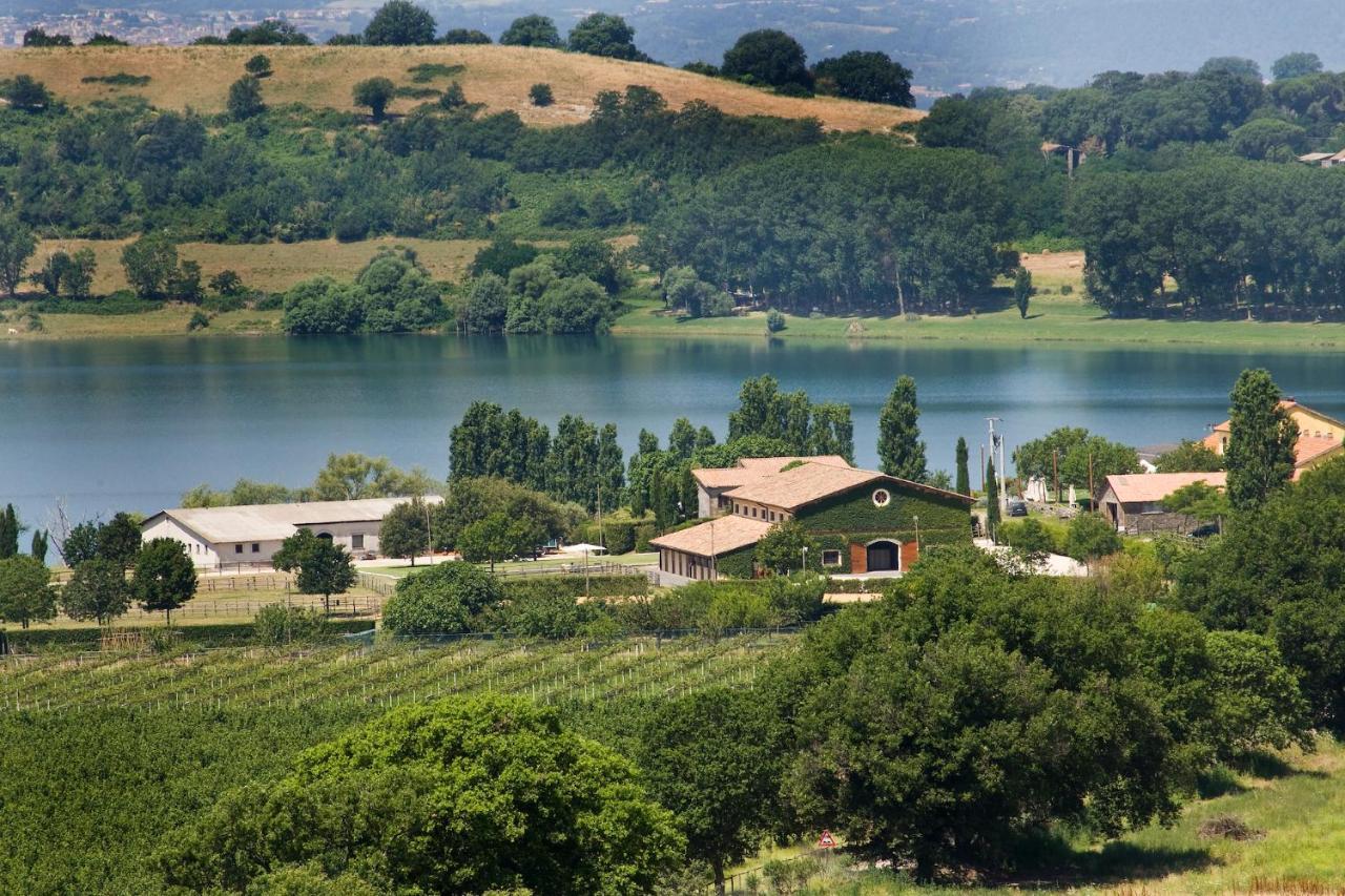 Agriturismo Potrero Grande Sul Lago Di Martignano Con Spiaggia Campagnano Di Roma Exteriör bild