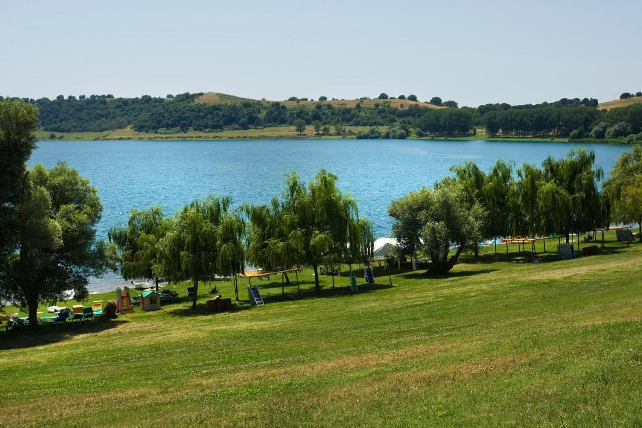 Agriturismo Potrero Grande Sul Lago Di Martignano Con Spiaggia Campagnano Di Roma Exteriör bild